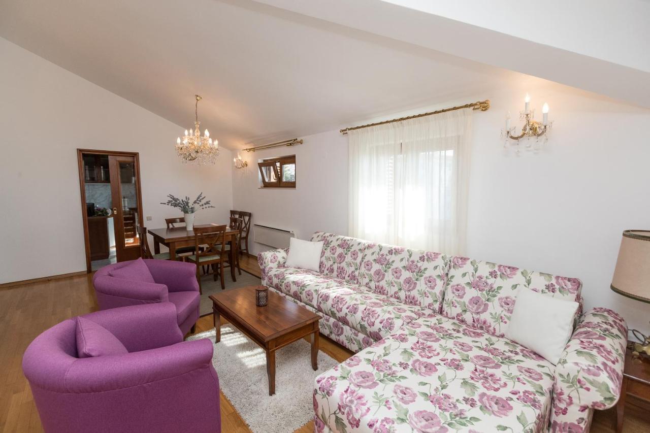 Apartments Villa Castello Crikvenica Buitenkant foto