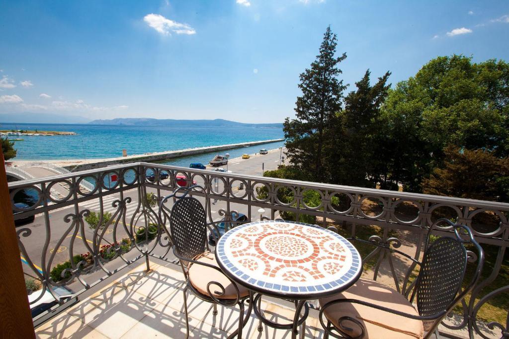 Apartments Villa Castello Crikvenica Buitenkant foto