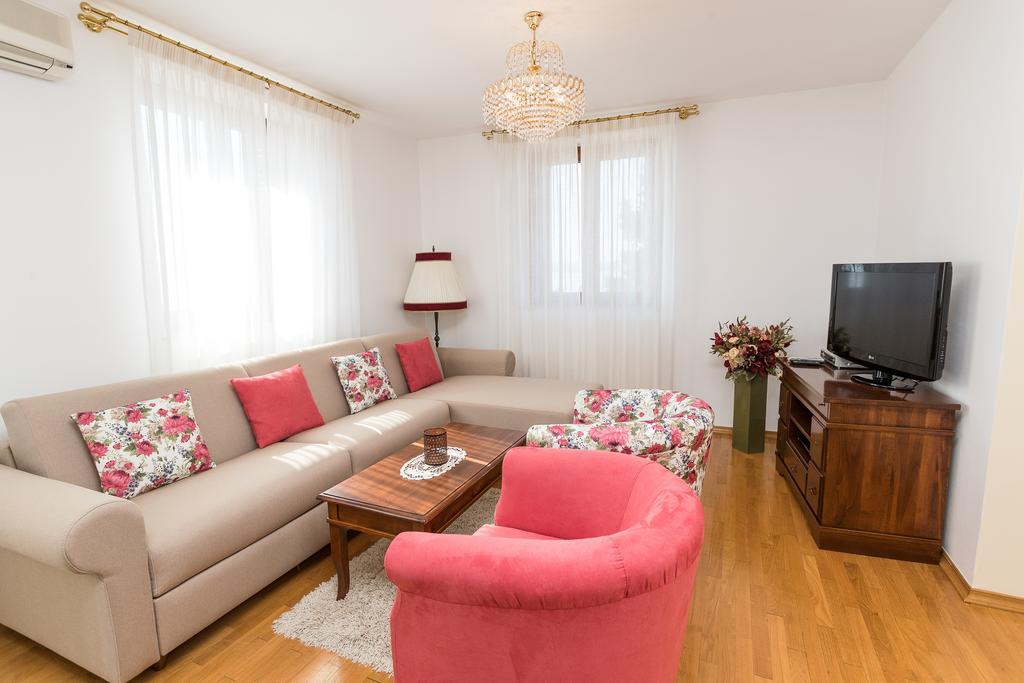 Apartments Villa Castello Crikvenica Buitenkant foto